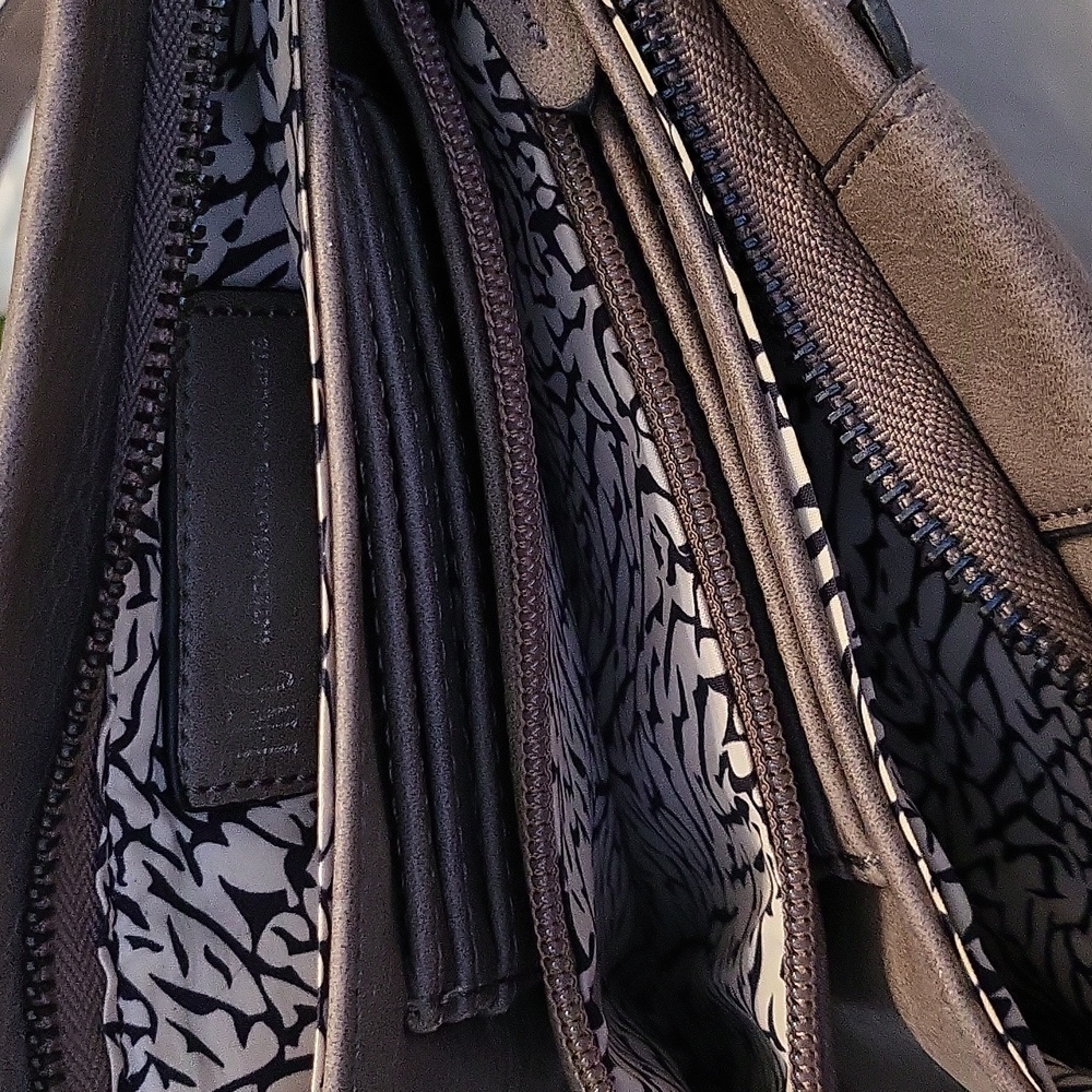 Crossbody Bundle - image 5